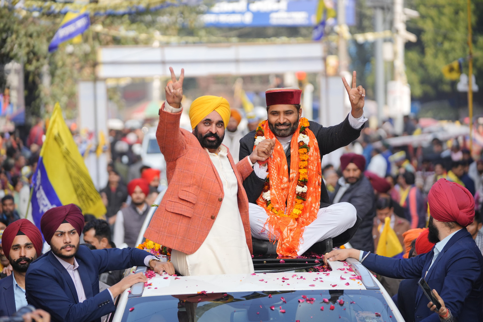 Bhagwant Mann did a road show in support of AAP candidates