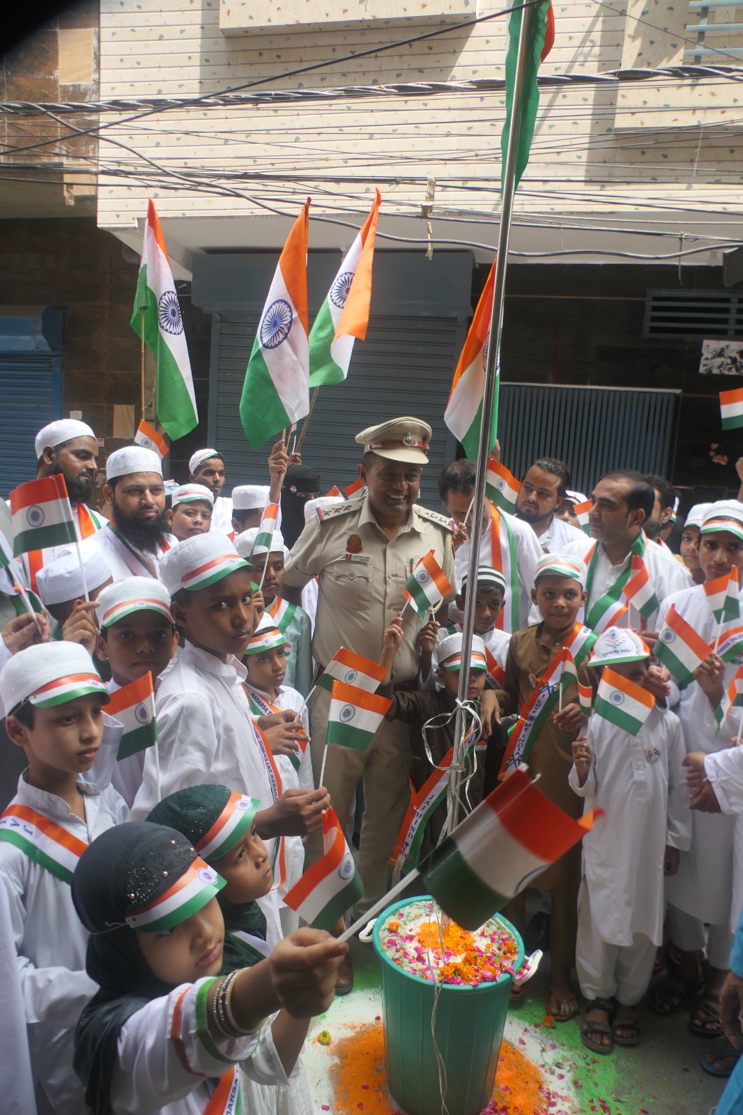 Muslim Morcha Celebrates National Festival with Great Enthusiasm, Madrasa Students’ Speech Competition Held After Tricolour March